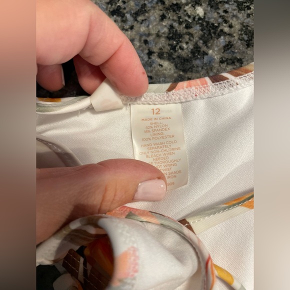 Super cute girl’s bikini - Picture 3 of 4